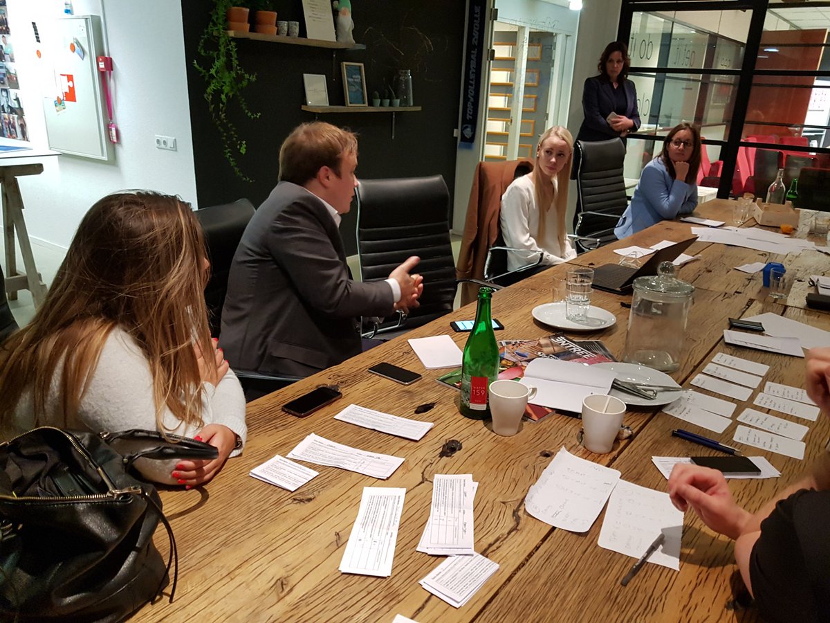 Jury discussing top 3 <a href="/SWZwolle/">SWZwolle</a> startups! #startupweekend #SWZwolle #Zwolle