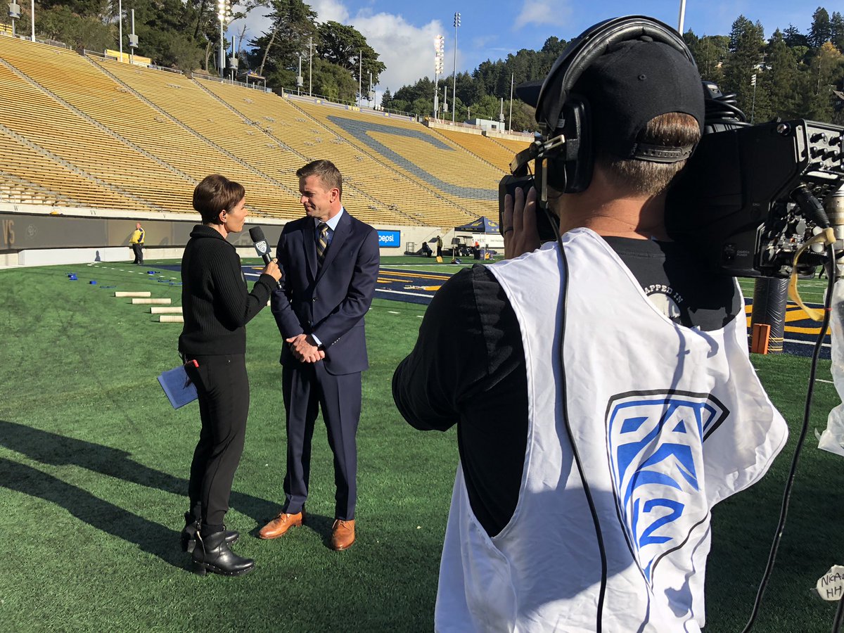 CindyBrunsonAZ's tweet photo. Had a total blast covering #CUvsCAL Saturday! Big time thanks to my amazing @Pac12Network crew! #Pac12FB ๐ท: @CalFootball https://t.co/GnAxW6cmIS