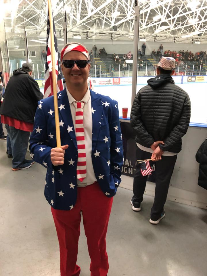 ClubAdmirals's tweet photo. U.S.A!  12 U Elite team parent shows his American hockey spirit!
#admiralsnationscup
#usahockeypride https://t.co/t5xi6Rw7a2