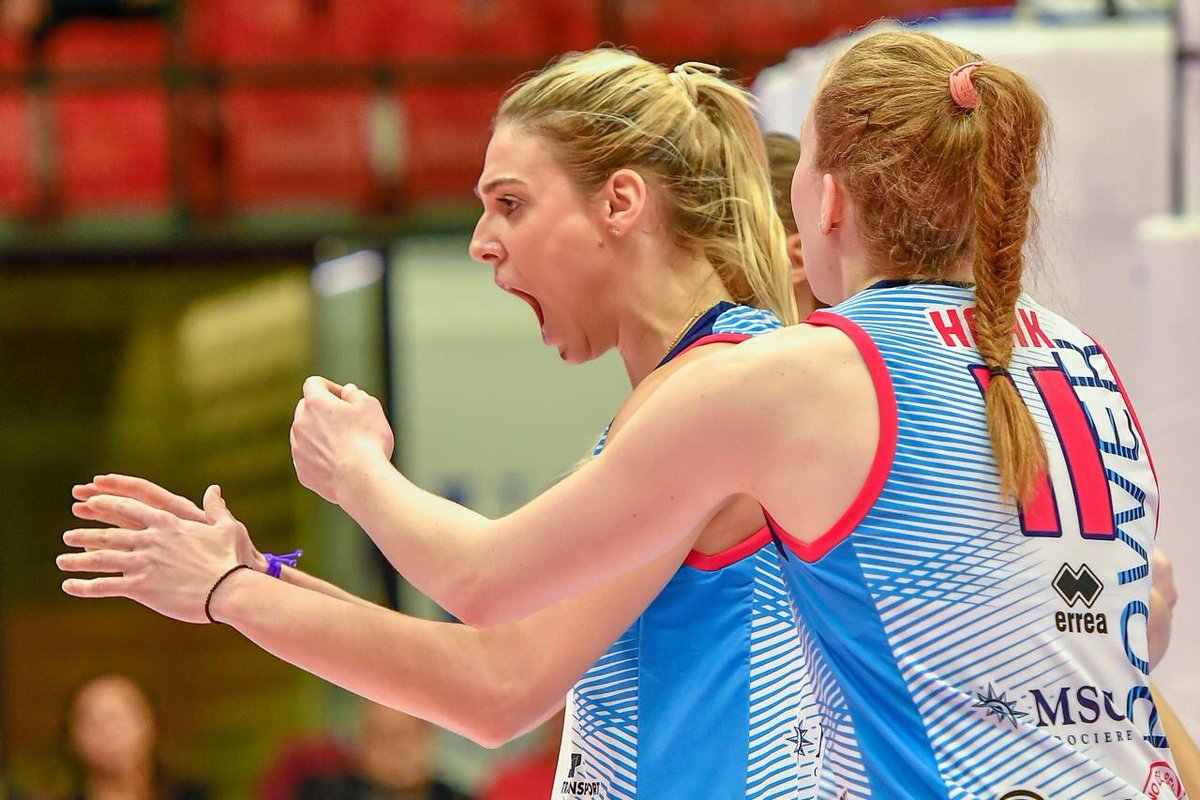 cesarernandez's tweet photo. 🚨Victory!!!!
2️⃣-3️⃣ in a really difficult place!
📈Keeping our way to grow as a TEAM.
#WorkHard #PlayHard
#SerbianPower
@SDBVolley
▶️Next Match against @UYBAvolley https://t.co/UakXIAAQEg