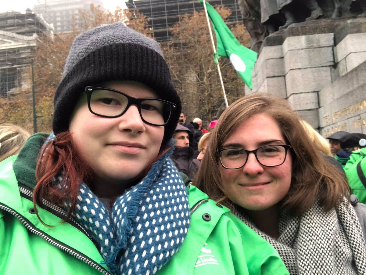 CSCMsll's tweet photo. La #CSC Mons-La Louvière à Bruxelles aujourd’hui pour dire #StopAuxViolencesFaitesAuxFemmes ! #Mirabal #LaCSC https://t.co/8w36MSEBke