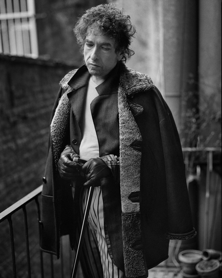 lespaul55_57's tweet photo. 'You can never be wise and be in love at the same time'

        Bob Dylan    

Bob Dylan, photo by © M. Seliger https://t.co/k232DoaptO