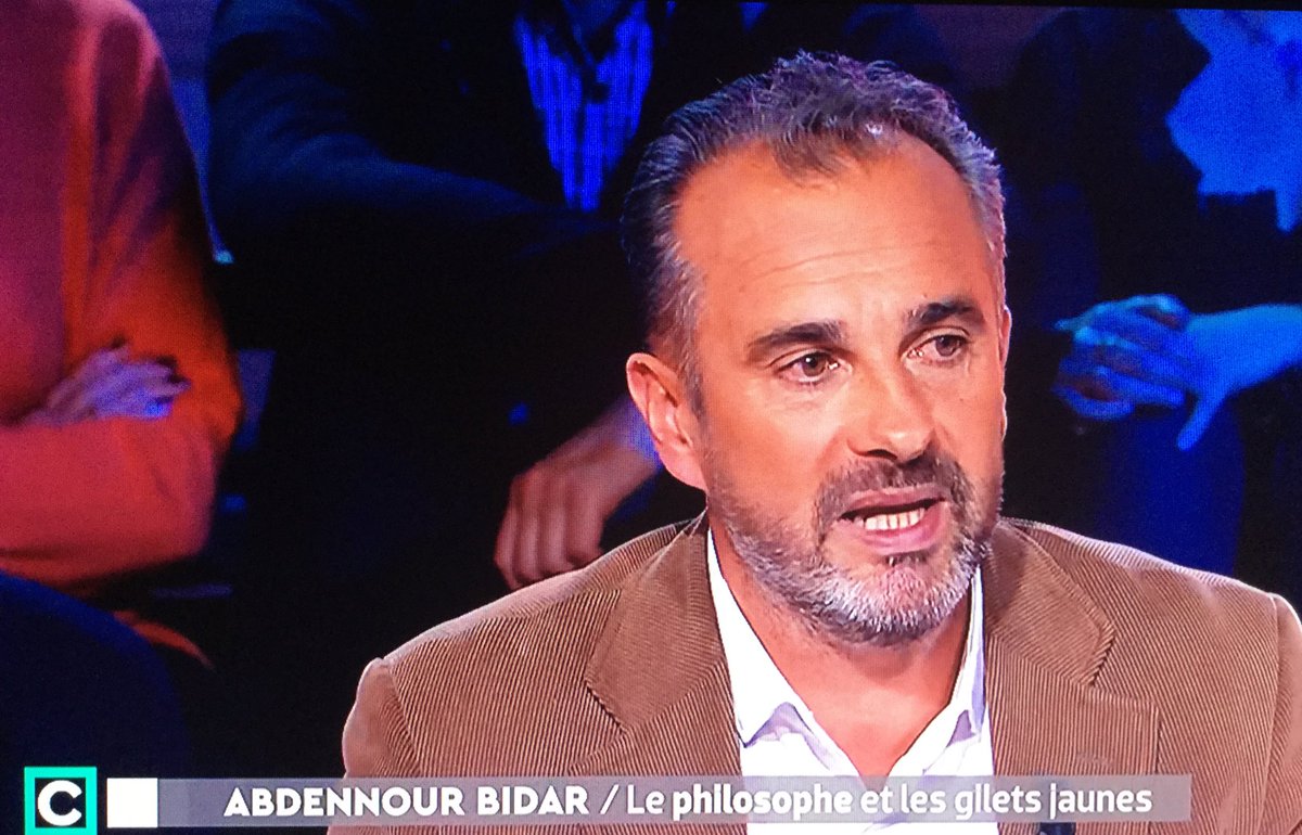 faroukaitouaret's tweet photo. « La fraternité est la grande oubliée de la République » @AbdennourBidar #perdir2018 #cadreEdu2018 #valeurs https://t.co/ybV6MsKZ4e