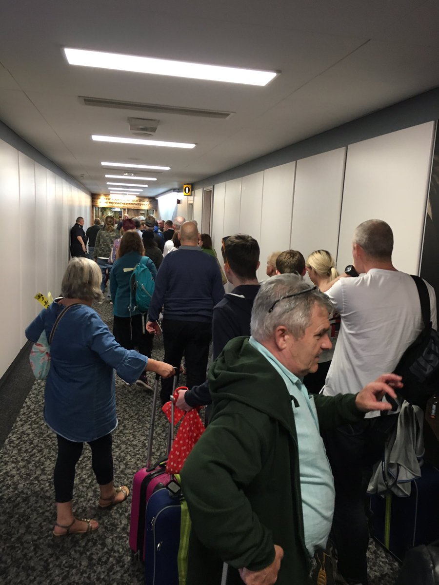 ReggieMason's tweet photo. @GLA_Airport https://t.co/EYtbkuqkXI