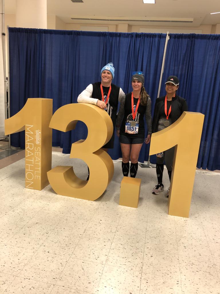 Amica's tweet photo. Talk about some fierce post-race poses from these @SeattleMarathon runners. #RunAmicaSeattle @SeattleMarathon #RunSEA18 https://t.co/MUJKRdRH4Z