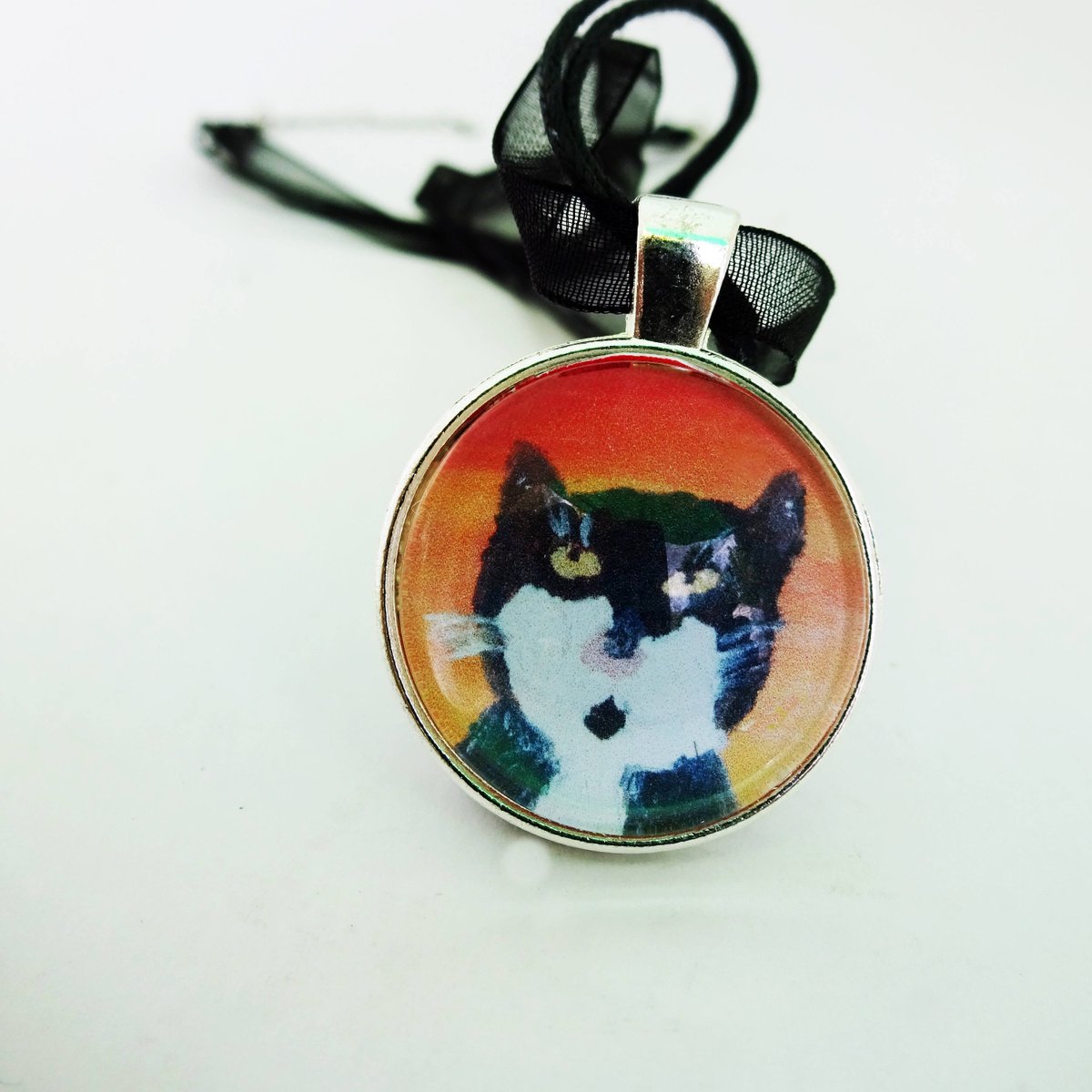 martisanne's tweet photo. Cat Necklace,Cat Lover Gift,Cat Jewelery,Cat Pendant,Kitty Necklace, Primitive Art Print,Cat Painting,Cat mom gifts,Cat Charm,Black Cat https://t.co/OaGOuRlbXM #Labordaysale #TMTinsta #Etsymntt #EtsyTeamUnity #KittyPendant https://t.co/i533QLXqe1