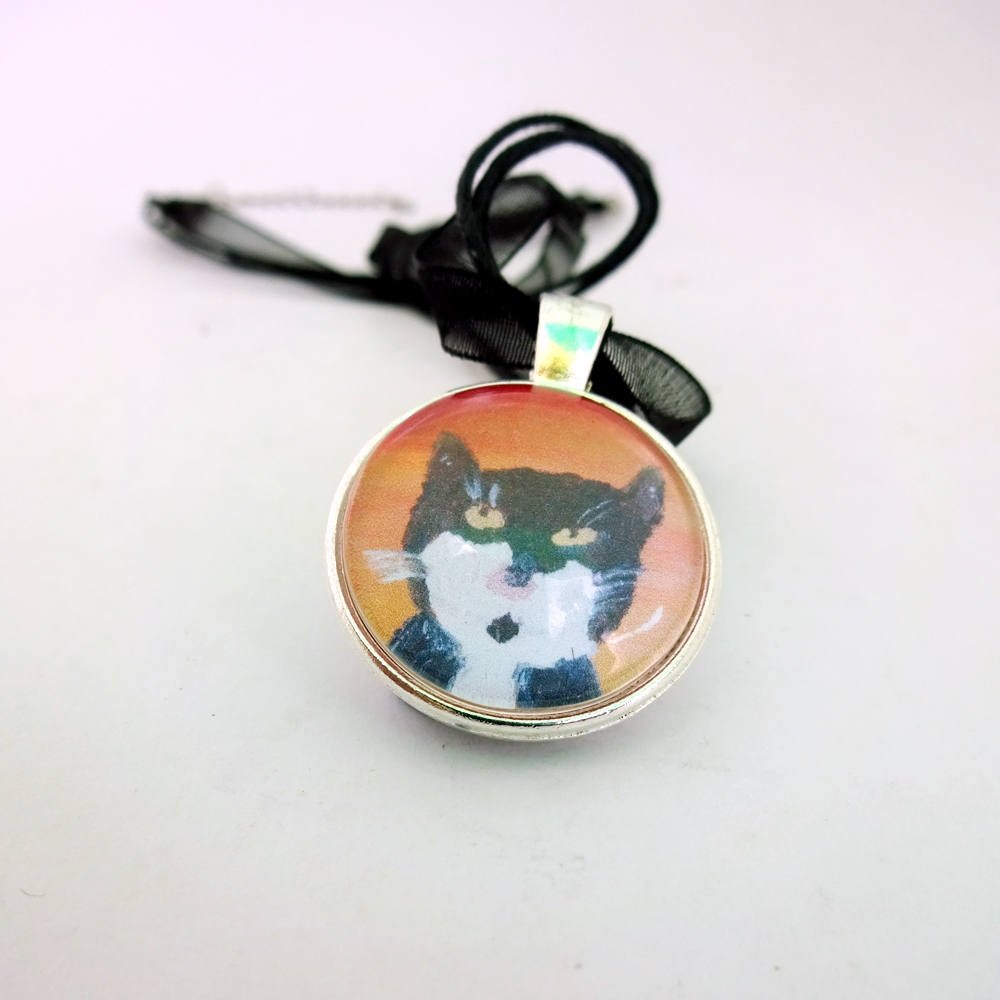 martisanne's tweet photo. Cat Necklace,Cat Lover Gift,Cat Jewelery,Cat Pendant,Kitty Necklace, Primitive Art Print,Cat Painting,Cat mom gifts,Cat Charm,Black Cat https://t.co/OaGOuRlbXM #Labordaysale #TMTinsta #Etsymntt #EtsyTeamUnity #KittyPendant https://t.co/i533QLXqe1