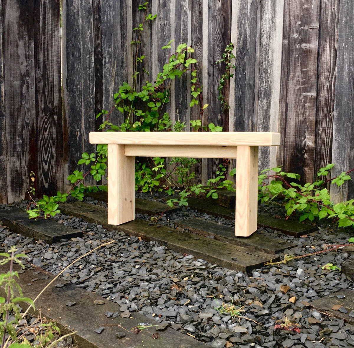 HenBeeGardens's tweet photo. This bench was handcrafted from local Shropshire redwood available up to 6ft in length and comes in six  different colours check out @EtsyUK 

https://t.co/dNGyw66qSV

 #TheCraftersUK #crafthour #EtsyCyberSalesWeekend #etsy #handmade #bench #seating #Shropshire #ShopSmall https://t.co/rPK5aOcezv
