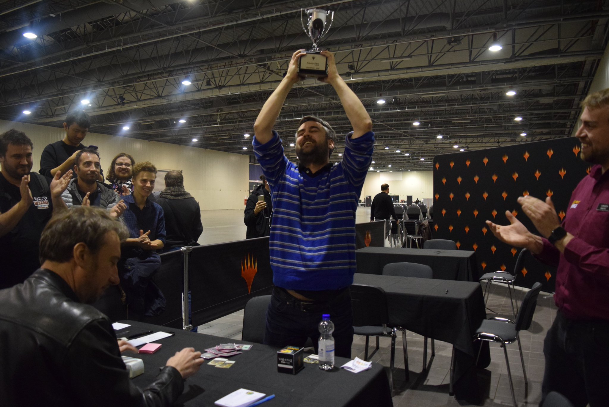 Ds38xlMWsAAgKty.jpg:large