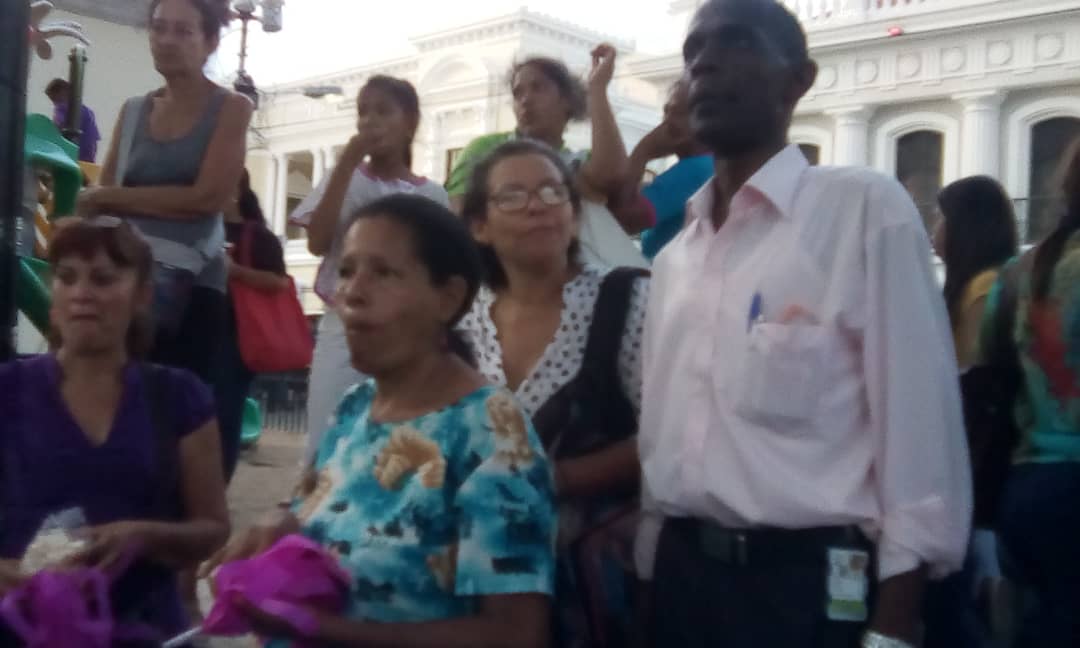 CeibVenezuela's tweet photo. ACOMPAÑADO A LA PROFESORA MILAGRO ITURREZ, JEFA DE ZONA CARABOBO AYMARA AGUIAR, EDITH POR LOS DIRECTORES Y SUPERVISORES D MIGUEL PEÑA VALENC https://t.co/0V52553DD2