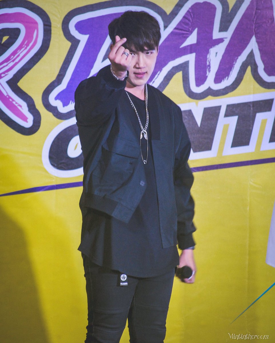MINTINTHEROOMKS's tweet photo. มินิฮาร์ทบายเคเอสก็จะเกร้วกราดนิสนึงอะเนอะ 😘😘😘 
@kangsomm 

#แกงส้ม
#Kangsomks 
#MITRKS https://t.co/7dAZUaEwcK