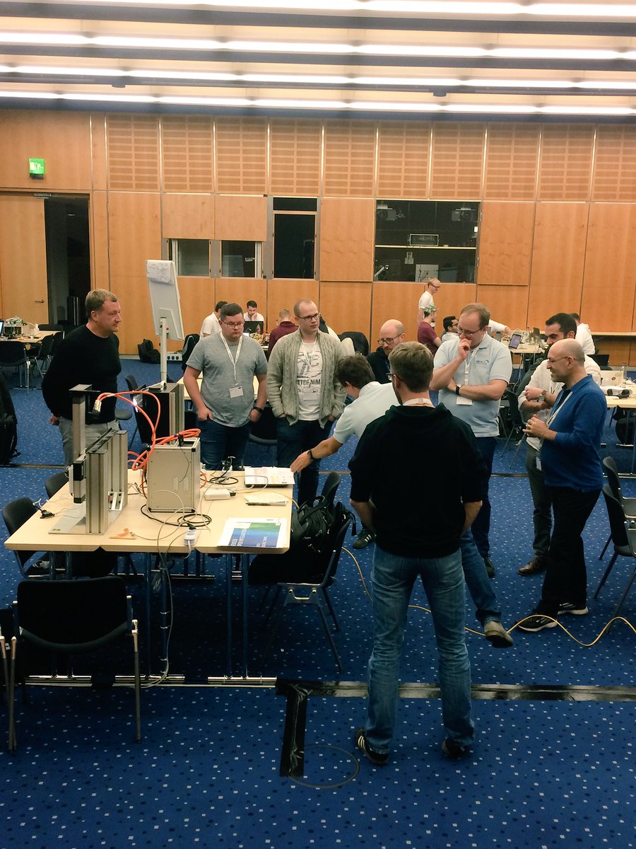 HannahOberdorf's tweet photo. Brainstorming beim #automationhackathon
@spsipcdrives https://t.co/0uME7yoE0A