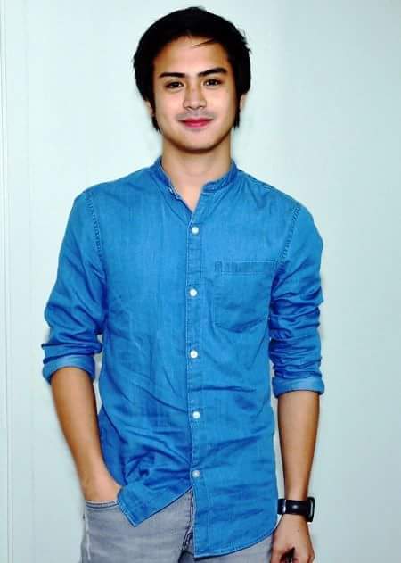 GuysManila's tweet photo. No Shirtless photos of Jhake Vargas
Hot or Not
Awesome😍😍😍😍😍😍😍😍😍
Or 
Awkward😒😒😒😒😒😒😒😒😒 https://t.co/48GztlPgrs