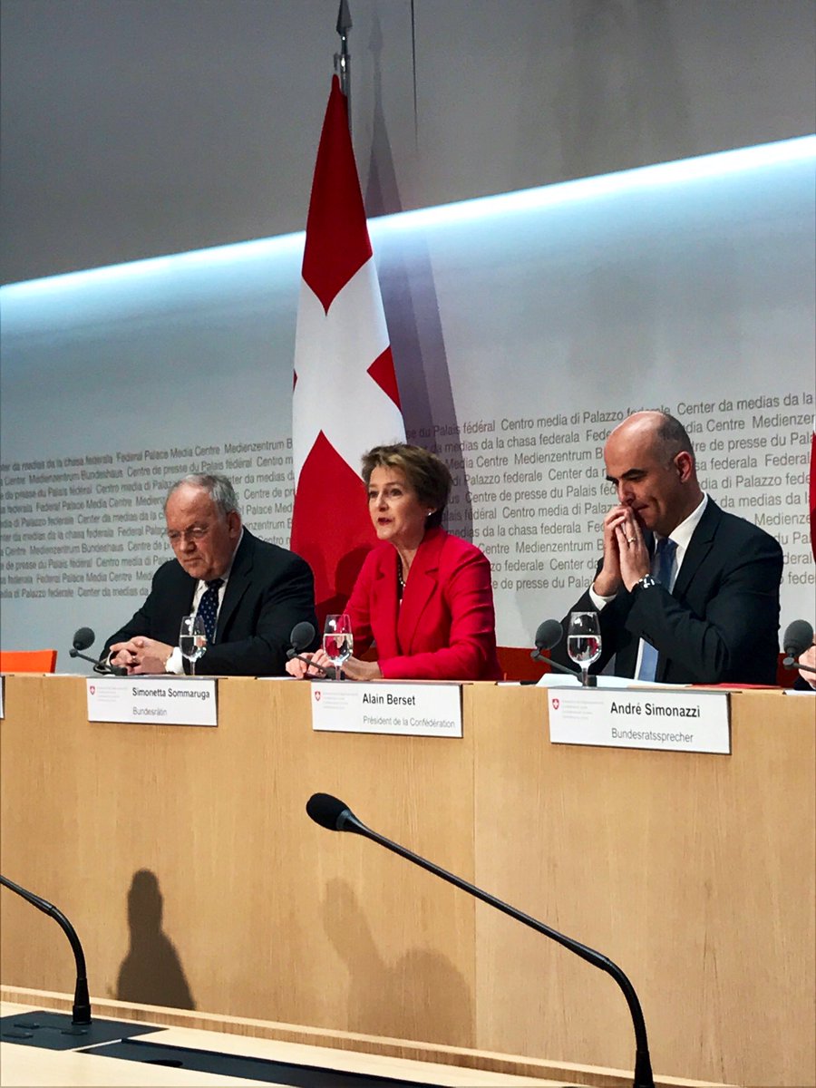 «Alles oder nichts, schwarz oder weiss, das ist nicht, was die Schweiz so erfolgreich gemacht hat. Das hat sich auch heute gezeigt bei der Abstimmung über die SVP-Initiative.»

Bundesrätin Sommaruga nach dem #NeinzurSBI.
#Abst18 <a href="/sbinein/">NEIN zur «Selbstbestimmungs»-Initiative</a>