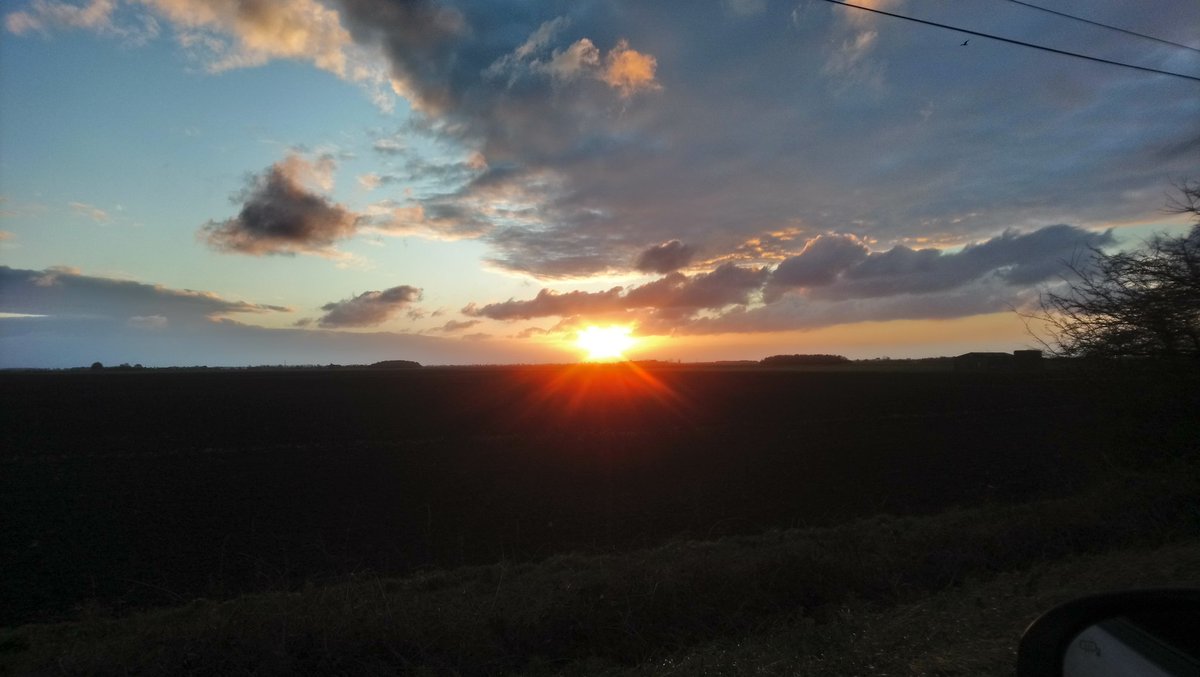 This mornings #sunrise from Keal Coates, Lincolnshire #StormHour <a href="/StormHour/">#StormHour</a> <a href="/LincsSkies/">Lincolnshire Skies</a> <a href="/Abbiedew/">Abbie Dewhurst</a> <a href="/DeepingsSkies/">The Deepings Skies</a> <a href="/EarthandClouds/">Earth and Clouds</a> #biglincolnshiresky