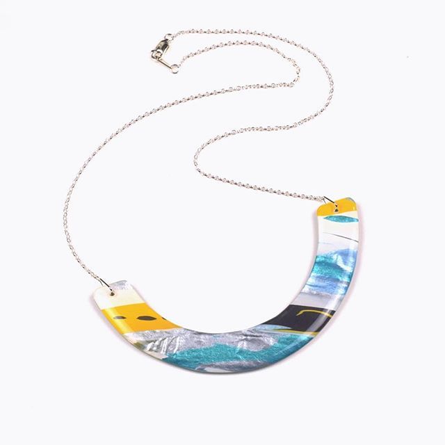 JoJoBlue_Design's tweet photo. A colourful &amp; vibrant piece for a chilly winters day! ❄🤩
#theartofselfexpression #handmadejewelry #colourfuljewellery #contemporaryjewellery #resinnecklace https://t.co/ywpNKw5Lim https://t.co/rEtapSBJ46
