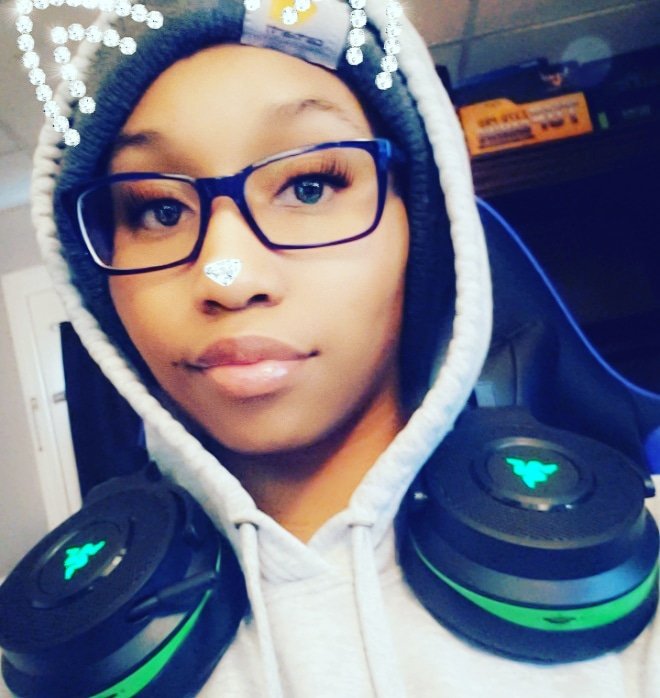 BaconGoddessTV's tweet photo. Going #live! 🥓🧜🏾‍♀️💖
Come say hi on #comfysunday
Time for #StarDewValley! 
Almost to 1000 followers!!
https://t.co/ECMTPvf3CE
.
.
.
.
#TwitchKittens #streaming #streamlabs #girlstreamers #baconslagoon #bacongoddess #mermaid #twitchaffiliate https://t.co/ECFbV7m79P