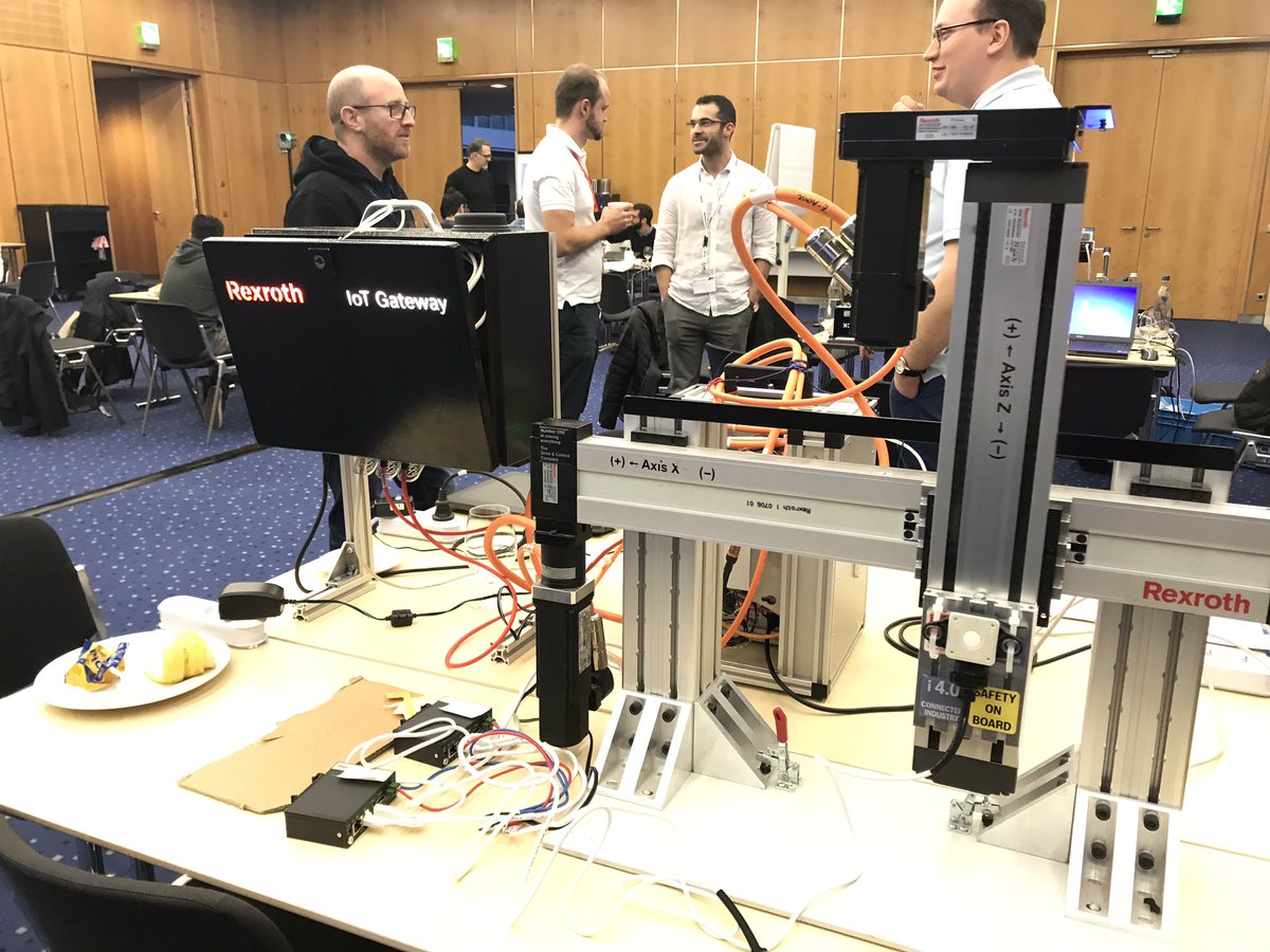 elkrause's tweet photo. Ideen für die #Automation der #FactoryOfTheFuture gesucht beim #AutomationHackathon - Wir freuen uns über kreative Köpfe der Startups! @RexrothDACH @BoschRexroth @BoschBCI #sps_live #sps18 @spsipcdrives https://t.co/9tsZ8vf7HK