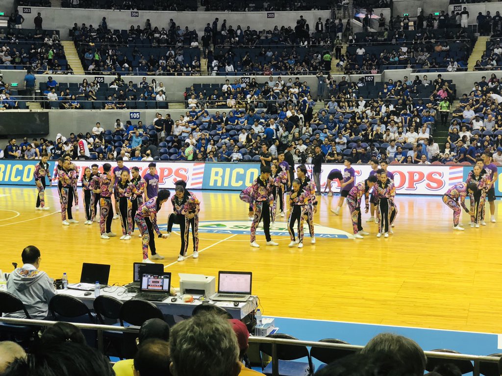 Wondering what the final score would be had halftime performances been given points. 😂 

Ang galing niyo FEU Cheering Squad! Very well-deserved podium finish, & we’re sure a lot of the Ateneo fans enjoyed it as well. 😋🔥

#amazinghalftime #podiumfinish #silverthatfeelslikegold