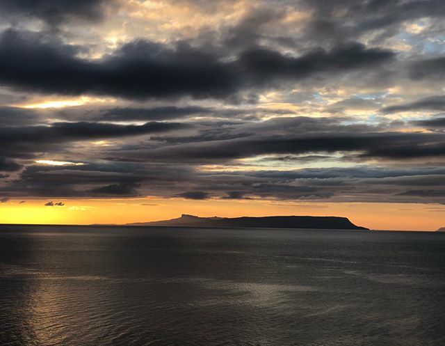 RoryDuncan's tweet photo. Just before #sunset - isle of #eigg from #mallaig #lochaber #scottishhighlands #unlockscotland https://t.co/IH2Zp5PJ4G https://t.co/qPRMfOljpT