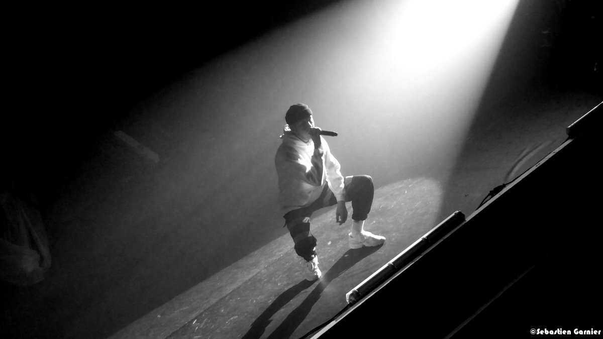 Concertsforever's tweet photo. L'Olympia était un écrin magnifique le 6 novembre pour  @eddydepretto et ses textes si pointus #eddydepretto #live #concertphotography https://t.co/fTJx7qgmjs