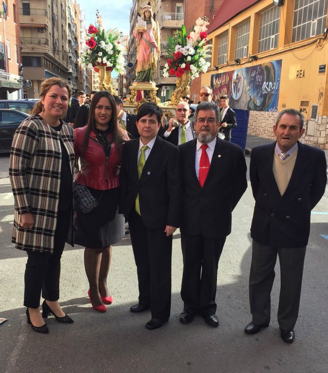 maribelsaezm's tweet photo. Con nuestros amigos de la  @lirasaguntina en su día de Santa Cecilia👏🏼👏🏼👏🏼🎼😍 @lauracasans @PpGrupo @PPSagunto @NNGGSagunto https://t.co/7rYRdu8X2p