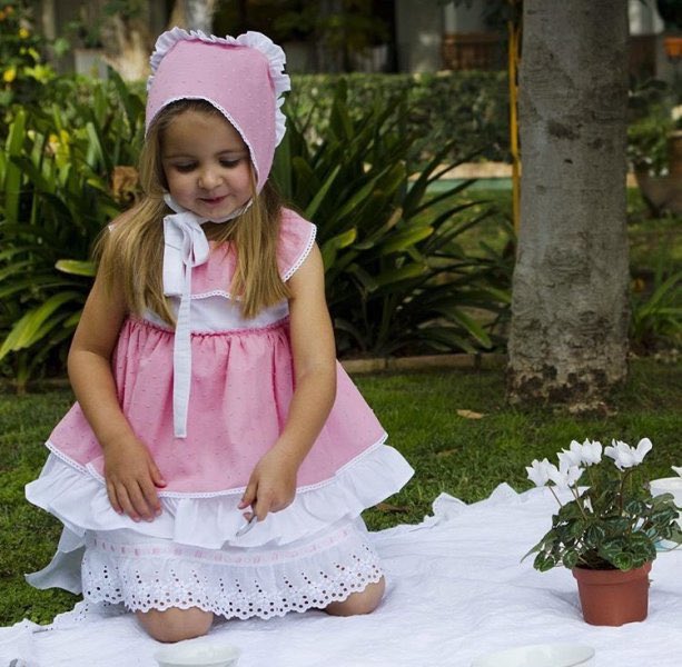 صالة عرض عقدة في الوقت المناسب انستقرام فساتين اطفال اسبانيه Mav Madeinitaly It