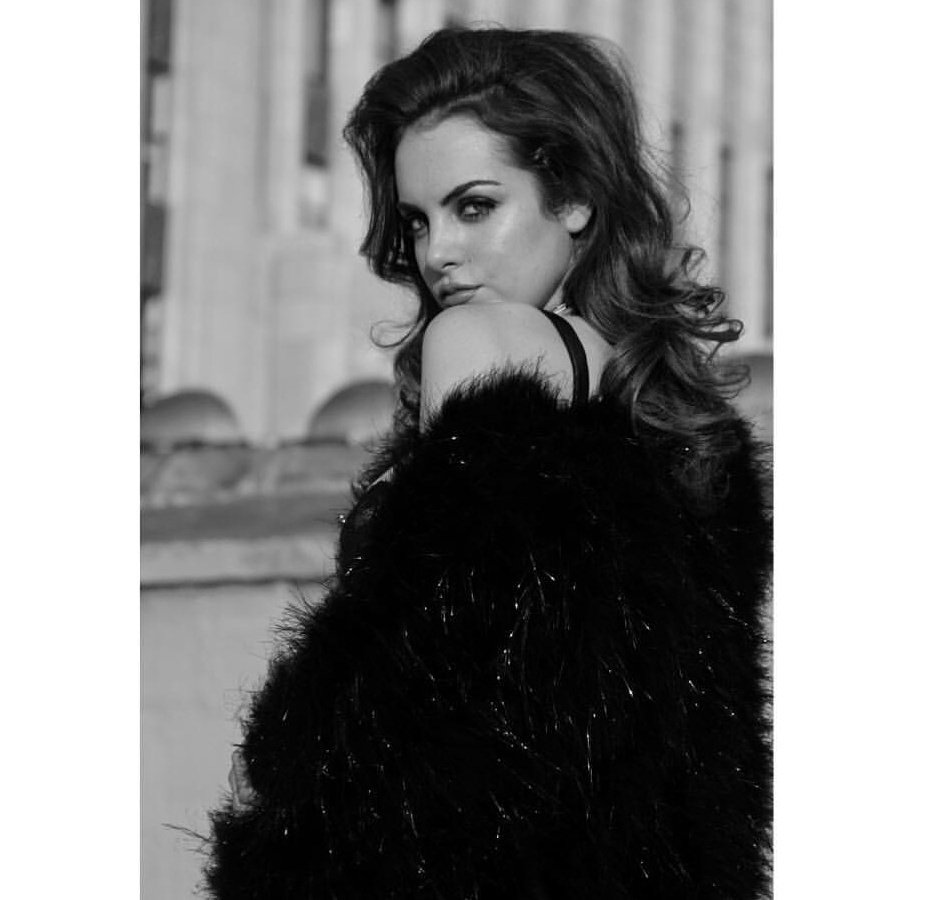 ＠ss：／sex ɑnd whıte lıes, hɑndcuffs ɑnd
         ɑlıbıes › hᥱr heɑrt beɑts red wıne
                     #.mч𝘁̶𝗼̶𝘅̶ı̶𝗰̶vɑlentıne