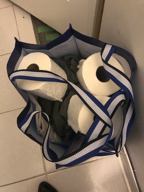 josephinetam123's tweet photo. Is this how Airbnb treats their customers? This is beyond unacceptable customer service. Not only is this the worse form of customer service I experienced, I felt unfairly treated. #StopAirbnb #AirbnbSafety #AirbnbMisrepresented #CustomerFirst #CustomerExperience #CustomerService https://t.co/otVICxtAIY