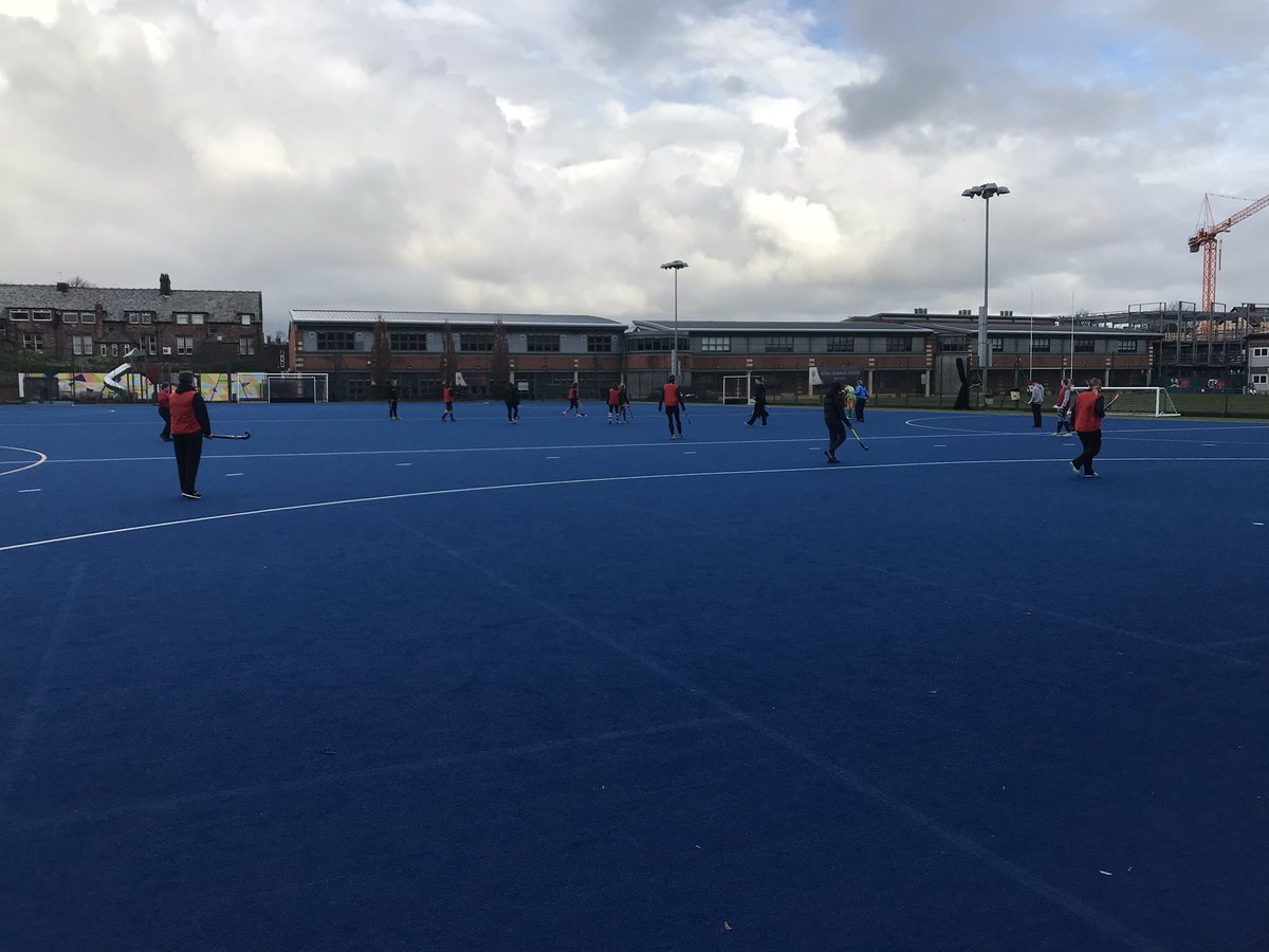 lemony_rose's tweet photo. Great day at the @EnglandHockey level one umpiring course. That’s 8 new umpires for @wbthc 💪 https://t.co/cGx011LRDx