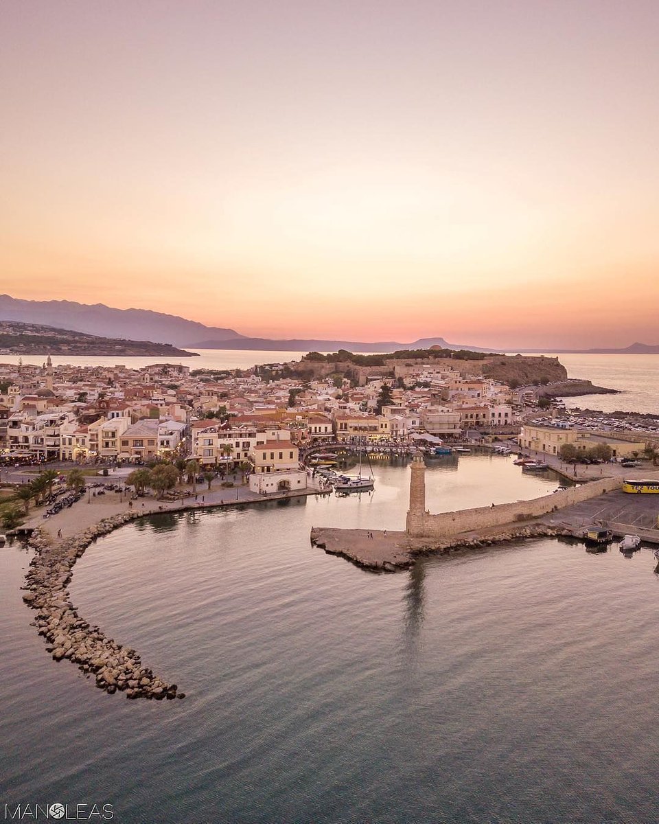 yasougreece's tweet photo. Rethymno Greece is located in central Crete and lies between the towns of Chania and Heraklion. It is considered as the third largest town in Crete.
📷 @manoleas 
#yasougreece #rethymno #crete https://t.co/16t81RZblt