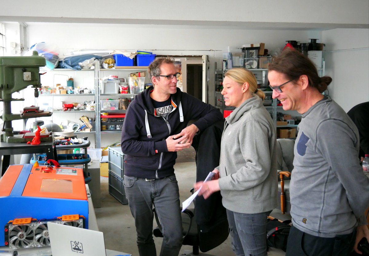 MasterclassRuhr's tweet photo. Announcing that the official part of first https://t.co/RPrCY4hP0d Workshop is over. Some members wanted to to collect more #VR #AR experiences, for this reason the Lab @3druhr was opened for an exclusively open lab Weekend. https://t.co/ZVSaIONpx4