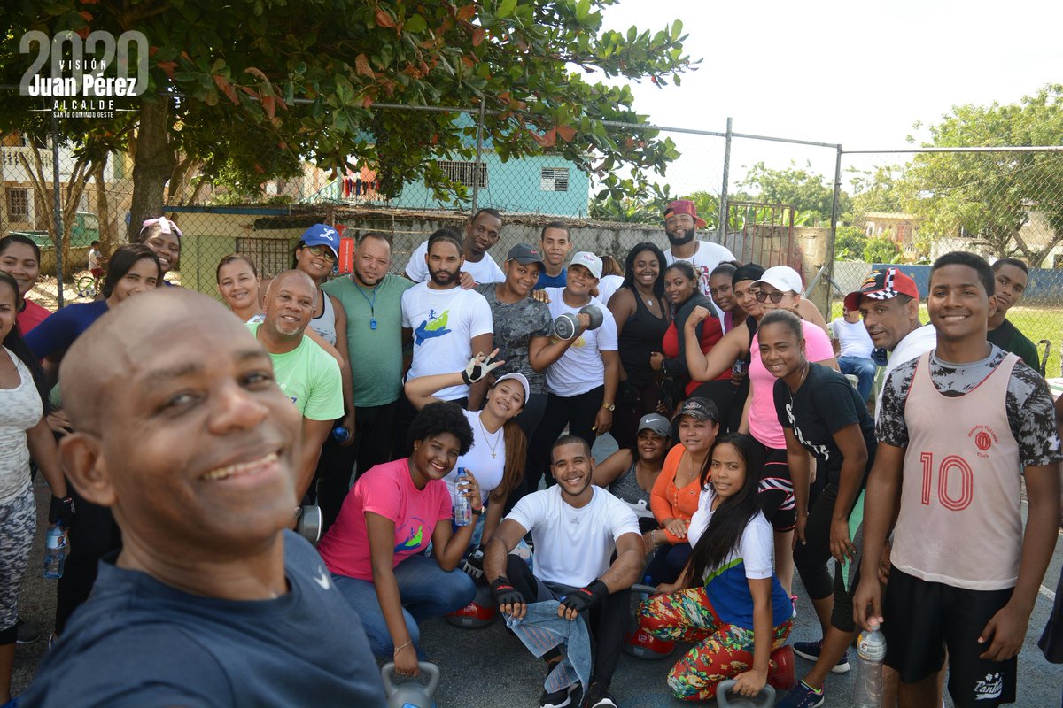 JuanPerezSDO's tweet photo. Es un grato honor y satisfacción poder compartir con grandes personas del municipio.
https://t.co/nFG827uVMh
Hoy inicia un antes y un después para el municipio, lo vamos a llevar a cada sector.
¡Un entrenamiento de mucha adrenalina!
#CrossTrainingConJuan #ProyectoJPalcalde https://t.co/QISOAa2EPz