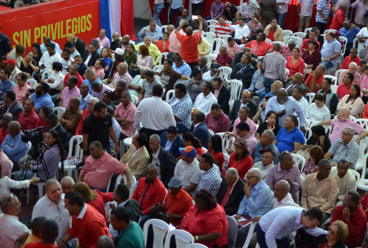 Lared_do's tweet photo. Un éxito rotundo Reunión de la Comisión Ejecutiva PRSC #CEPRSC #PRSCDecide #RedReport https://t.co/jv8QQknBFz