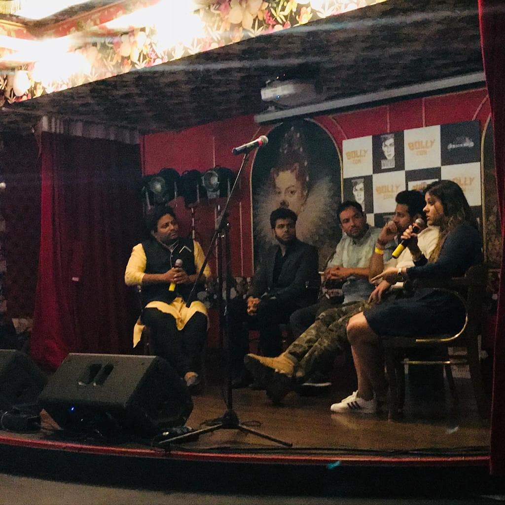 altbollywoodpg3's tweet photo. Ek rangeen shyam @iamsrk aka #bauuasingh ke naam!
What a wonderful evening thanks to @FilmyYash @SRKUniverse @SocialOffline @spicegames_in
@KaranVeerMehra @HOTTstudios @redchilliesvfx for participating &amp; to every #bollywoodculturalambassador who made this evening so special! https://t.co/fF01RayVVo