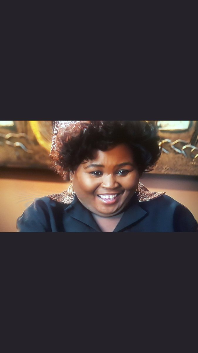 _lipho's tweet photo. When they comfort them self's when the wine comes #DateMyFamily https://t.co/fkM0Ob0VQI