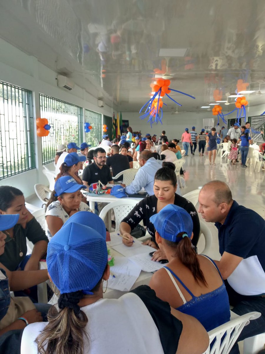 PnudColombia's tweet photo. El #Ideathon2018 en el #MagdalenaMedio busca generar cultura emprendedora, promover la innovación, compartir las experiencias de los participantes y crear un espacio de networking para el intercambio de ideas y buenas prácticas. https://t.co/ompVyznXO4
