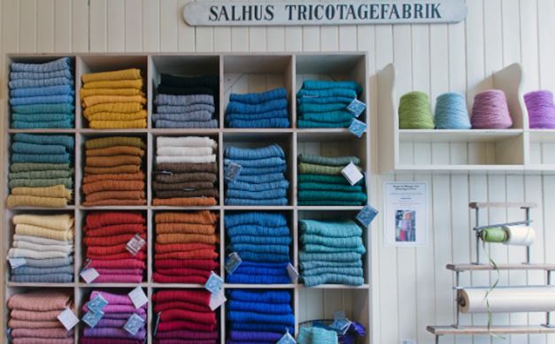 LionBrandYarn's tweet photo. Did you know Norway has a knitting museum? https://t.co/yb9x0muSw5 https://t.co/coLRoAUUbl