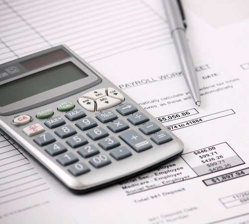 #SundaySpotlight
Calculating #Taxes and withholding for employees can become difficult at times. However, this is your responsibility to take care of both employees’ #Payrolls and taxes. Here are some tips to compute different taxes ... [Read More]
traxpayroll.com/top-tips-to-ca…