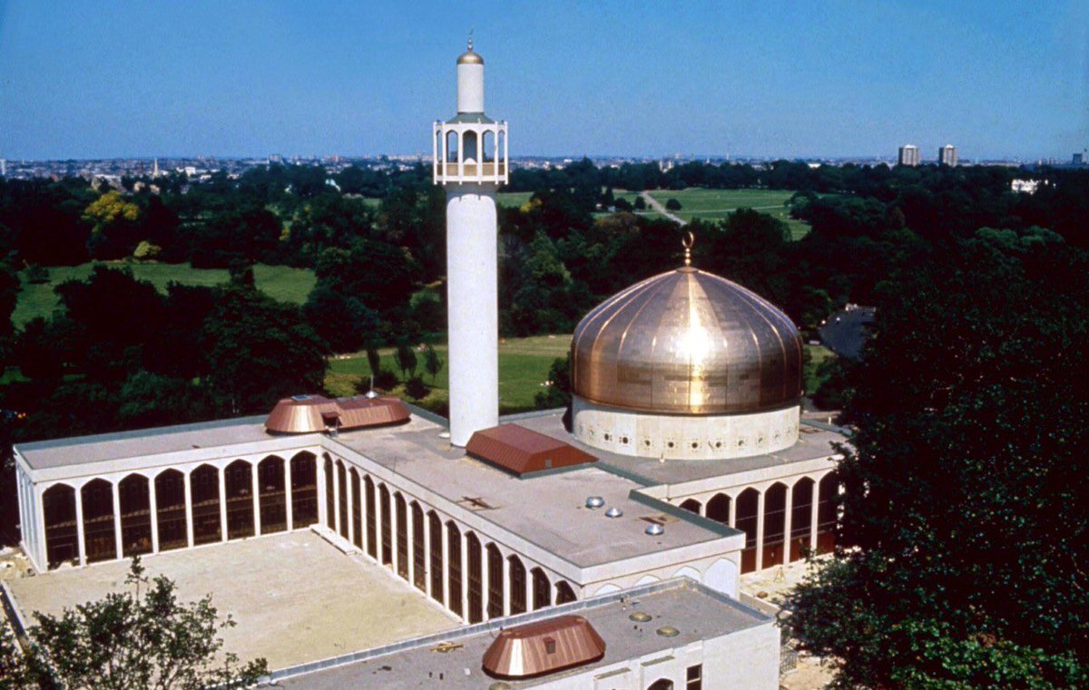 HinaBokhariLD's tweet photo. It is great to look at Regent’s Park Mosque before it became the iconic building today, our family friend’s the Siddiqis from Manchester who are now leading entrepreneurs &amp; philanthropists &amp; the wedding of the late Judge Drabu, who recently passed away, our first Muslim UK Judge. https://t.co/nInMEIFb3Z
