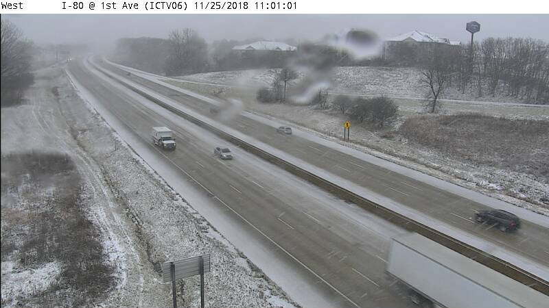 WxMarshall's tweet photo. A matter of ~20 miles making a difference with this storm. Snow falling with deteriorating road conditions along I-80 near #IowaCity. However, just north on I-380 near #Swisher.. nothing. #sharpcutoff #iawx https://t.co/b36A2c20X2