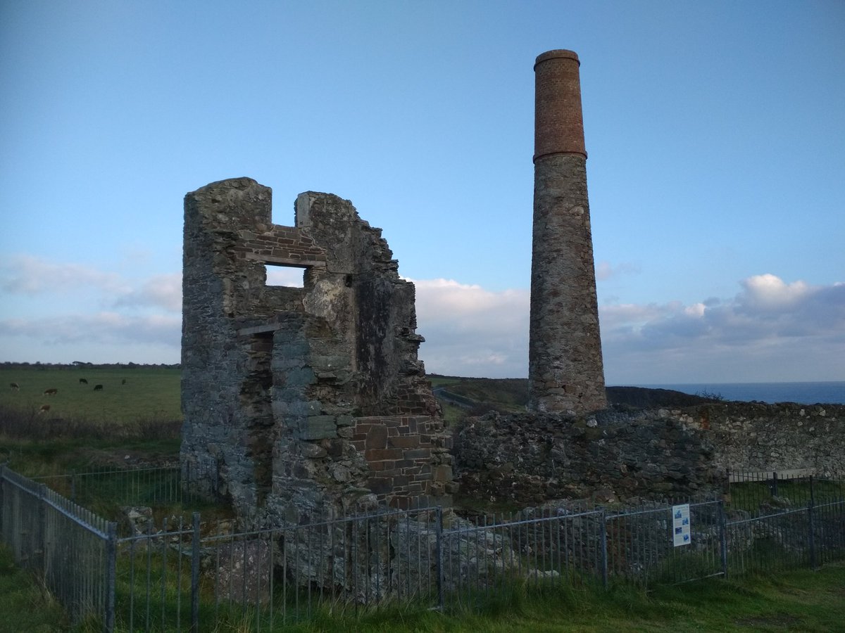 DrakouFoteini's tweet photo. An intensive cuprous weekend, visiting #CopperCoast and #AvocaMines. 

#amazinggeology  #historicMining #Ireland https://t.co/eybxuIBZoA