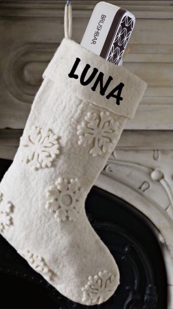 KitandHooks's tweet photo. The perfect stocking stuffer. #makeupartist https://t.co/XYwHjz7sHu