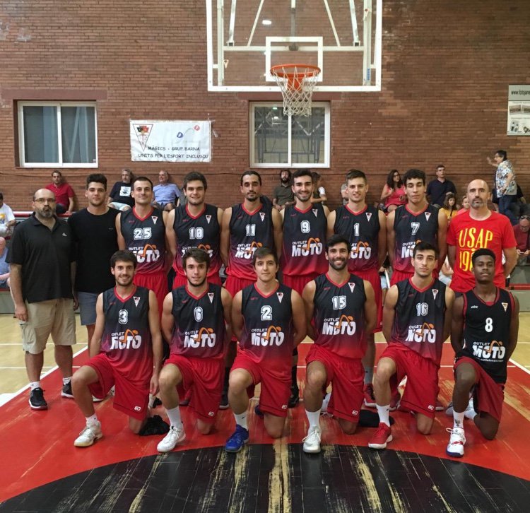 CBGRUPBARNA's tweet photo. COPA CATALUNYA MASCULINA | 

📍La Nau del Clot
📅 Diumenge 25/11
⏰ 18:00h 
🆚 @cbartes 

#OmplimLaNau #Barnaddictes ⚡️🏀
#outletmoto https://t.co/zrg43DNv1e