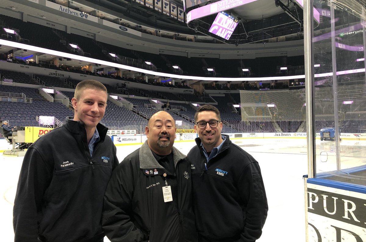 farace_n's tweet photo. Tough game for us to watch but I couldn’t ask for better company last night @papatan911 https://t.co/uhR9082aqw