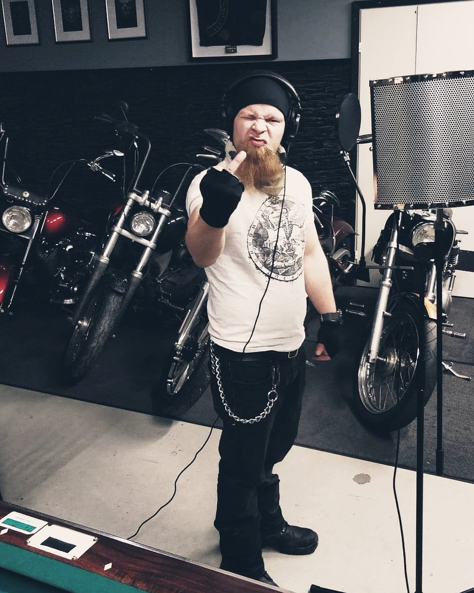 asimay_official's tweet photo. Mr Nokelainen tracking some vocals.
#NewAlbum #heavymetal #metal #singer #recording #out2019 #metalcore https://t.co/J1HJ9CAPSe