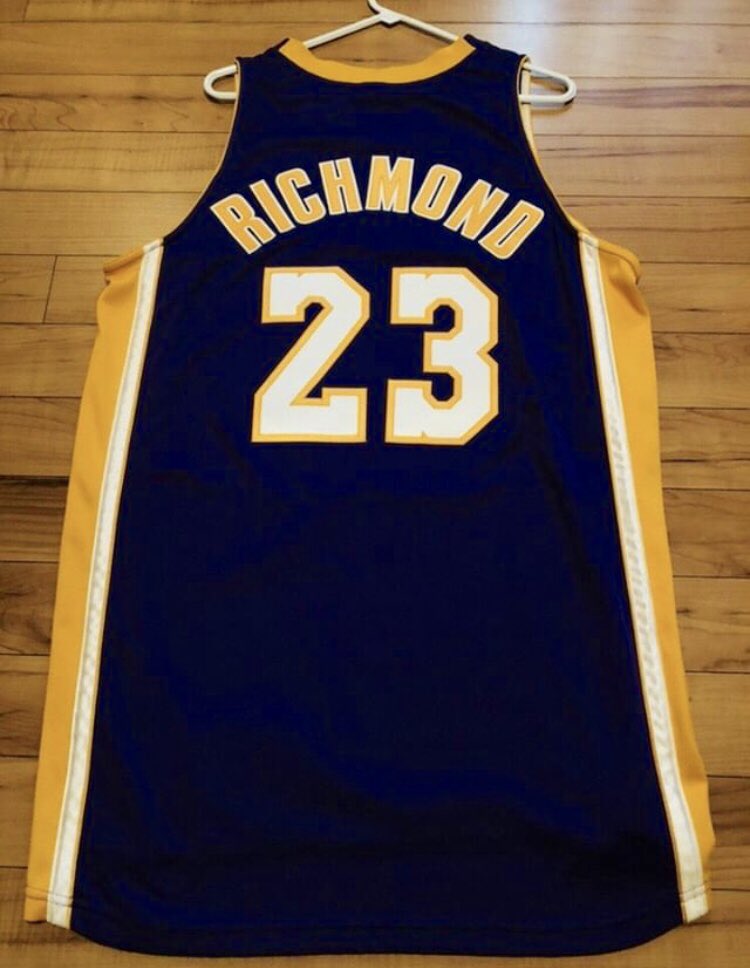 laker_sparrow's tweet photo. ...Been a big fan of yours @mitchrichmond23! Any possibility I could send this to you to get signed? Have had it since the ‘02 season and would greatly appreciate the opportunity man! I’ll include a return address stamped package as well to make it as easiest as possible for you https://t.co/8arWvcthDn