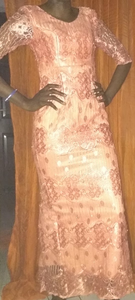 Viva_la_porshe's tweet photo. Outfit by yours truly 
It's a straight dress back and front but decided to put tail where d slit ought to be.
One of the wrappers I posted sometime back
Enterpriser
Hope I didn't do badly 
#entreprising
#fashiondesign https://t.co/3dMZ9D3vW1