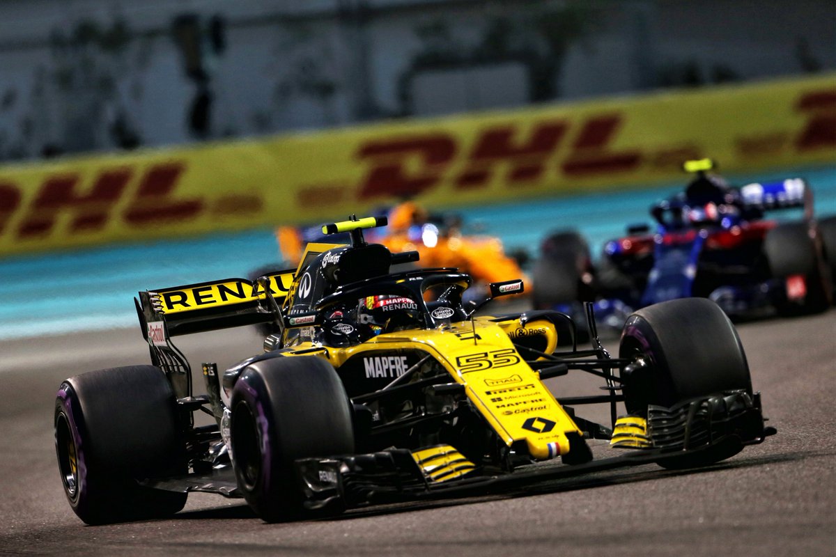 Carlossainz55's tweet photo. Muy contento! Este 6º sabe un poco a revancha por carreras como Francia o México. Lo merecemos, gran forma de terminar el año! Gran ritmo toda la carrera y un buen pitstop, claves. Buena despedida de Renault, muchas gracias a todos! Ganas de empezar la nueva etapa papaya 😁!! https://t.co/oqEhdgMpIa