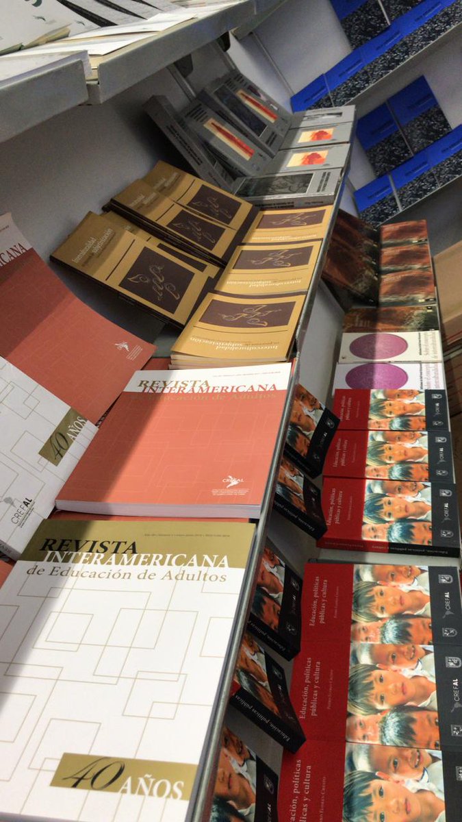 CREFAL_Oficial's tweet photo. #FIL2018 #VisitaNuestroStand #CREFAL1718
#Leer #Libros #VenporelTuyo @CREFAL_Oficial https://t.co/YRxYuTBEkn